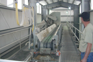 Moving Shuttle Belt Conveyor Loading Aggregates into Different Bins