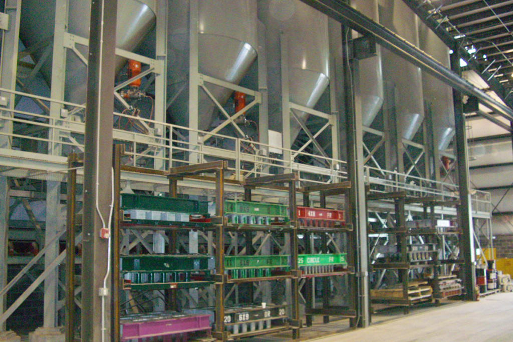 Custom built aggregate storage silos for weigh batch system
